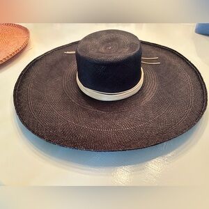 Black Artesano Sun Hat Medium NWT
